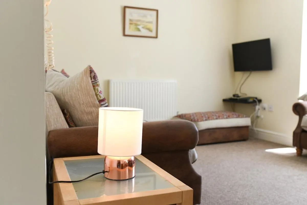 2 Bedroom Flat With Free Parking Cardiff United Kingdom