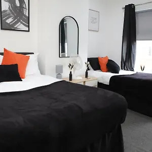  Apartment 2-bed With Rooftop Garden In Prime Location